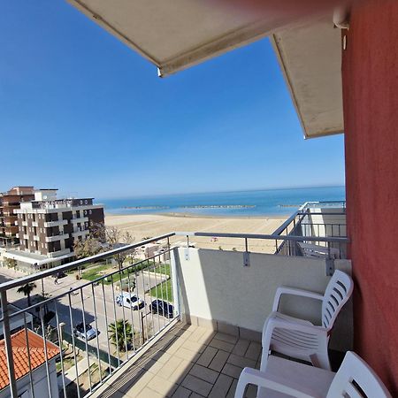 Hotel Salsedine " 5 Mt From The Beach ! " Rimini Exterior photo