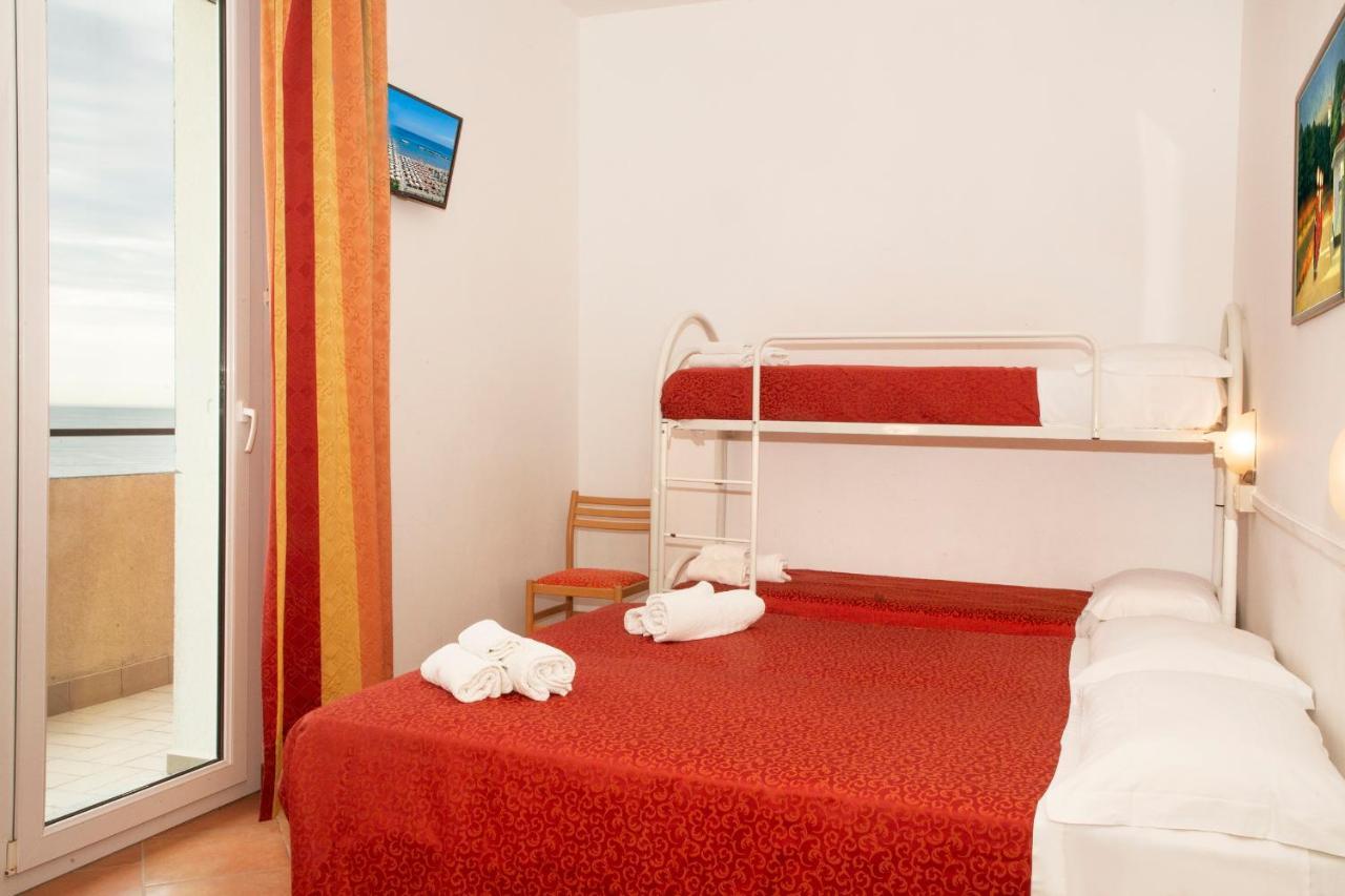 Hotel Salsedine " 5 Mt From The Beach ! " Rimini Exterior photo