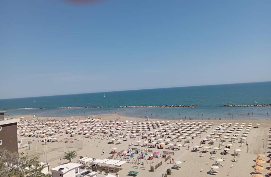 Hotel Salsedine " 5 Mt From The Beach ! " Rimini Exterior photo