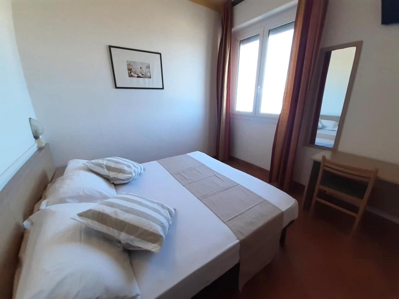 Hotel Salsedine " 5 Mt From The Beach ! " Rimini Exterior photo