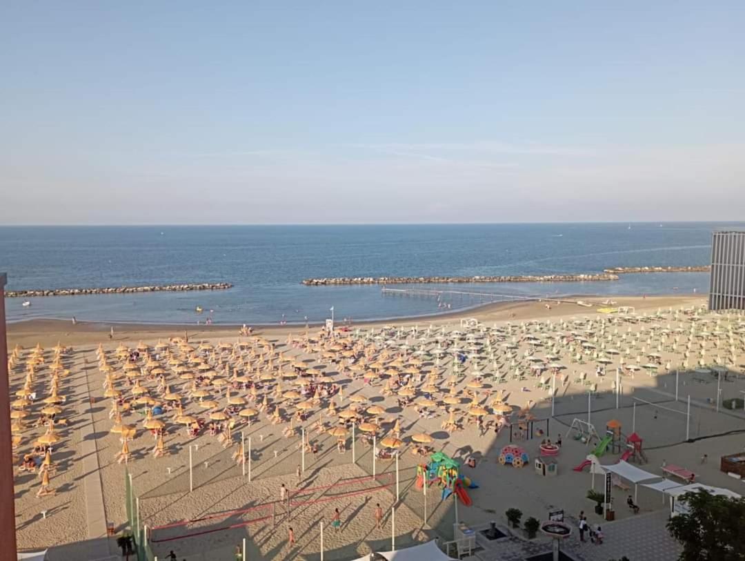 Hotel Salsedine " 5 Mt From The Beach ! " Rimini Exterior photo