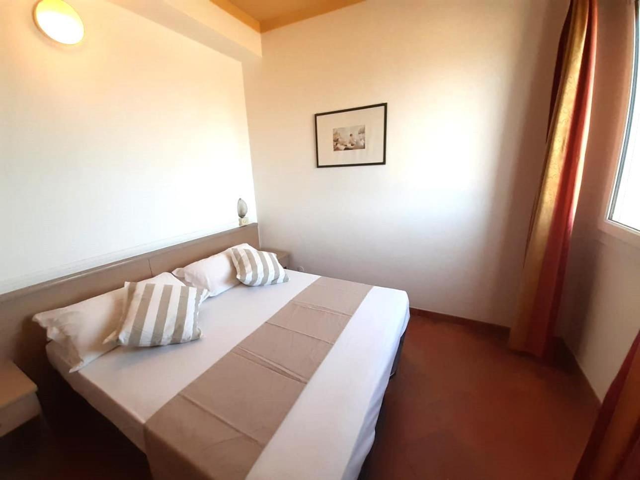 Hotel Salsedine " 5 Mt From The Beach ! " Rimini Exterior photo